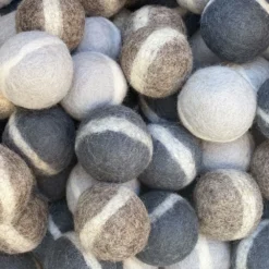 Bala - Lot De 3 Balles De Jeu Pour Chat En Feutre De Laine ø4cm -vidaXL Magasin 63b6c2d1a02e70.35811160